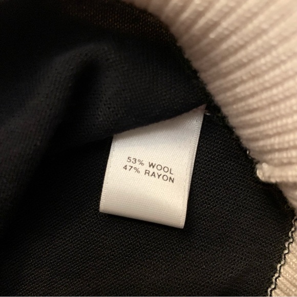 St. John long sleeve wool sweater size large color block white black! - Picture 5 of 7